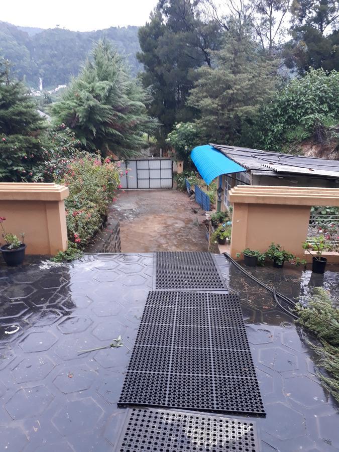 Rainyfreindz Hotel Nuwara Eliya Buitenkant foto